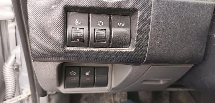 MAZDA BT50 PICKUP 2.5 MRZ-CD 4×4  DOUBLE CABINE 143CV – DIESEL 261179 KMS – ANNEE 2007 GRIS BV-889-SW