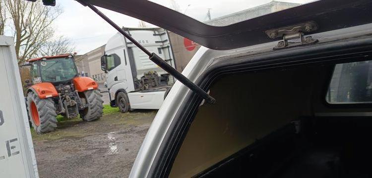 MAZDA BT50 PICKUP 2.5 MRZ-CD 4×4  DOUBLE CABINE 143CV – DIESEL 261179 KMS – ANNEE 2007 GRIS BV-889-SW