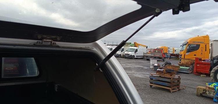 MAZDA BT50 PICKUP 2.5 MRZ-CD 4×4  DOUBLE CABINE 143CV – DIESEL 261179 KMS – ANNEE 2007 GRIS BV-889-SW