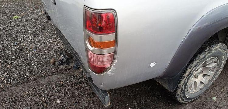 MAZDA BT50 PICKUP 2.5 MRZ-CD 4×4  DOUBLE CABINE 143CV – DIESEL 261179 KMS – ANNEE 2007 GRIS BV-889-SW