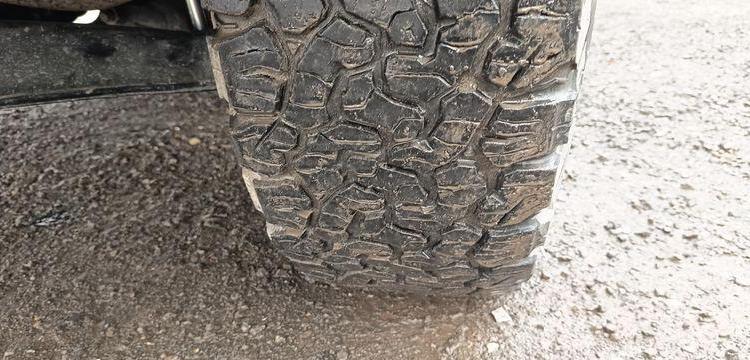 MAZDA BT50 PICKUP 2.5 MRZ-CD 4×4  DOUBLE CABINE 143CV – DIESEL 261179 KMS – ANNEE 2007 GRIS BV-889-SW