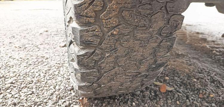 MAZDA BT50 PICKUP 2.5 MRZ-CD 4×4  DOUBLE CABINE 143CV – DIESEL 261179 KMS – ANNEE 2007 GRIS BV-889-SW