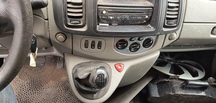 RENAULT TRAFIC II FOURGON PHASE 2 L1H1 1000kg 2.0 DCi 16V FAP 115 CV – DIESEL – AN 2011 BLANC BW-391-RA