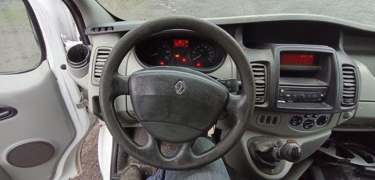 RENAULT TRAFIC II FOURGON PHASE 2 L1H1 1000kg 2.0 DCi 16V FAP 115 CV – DIESEL – AN 2011 BLANC BW-391-RA