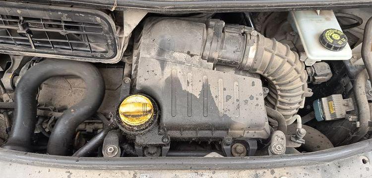 RENAULT TRAFIC II FOURGON PHASE 2 L1H1 1000kg 2.0 DCi 16V FAP 115 CV – DIESEL – AN 2011 BLANC BW-391-RA