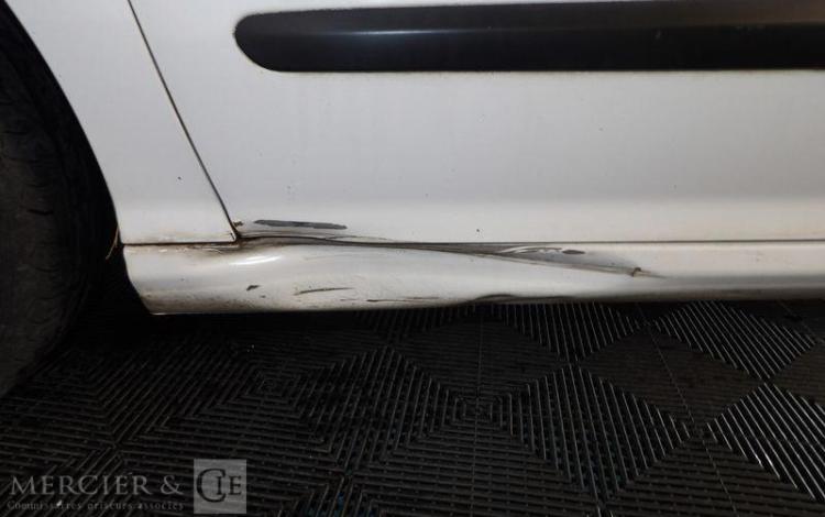 PEUGEOT 308 1.6 HDI 90CH BUSINESS BLANC BY-385-SD