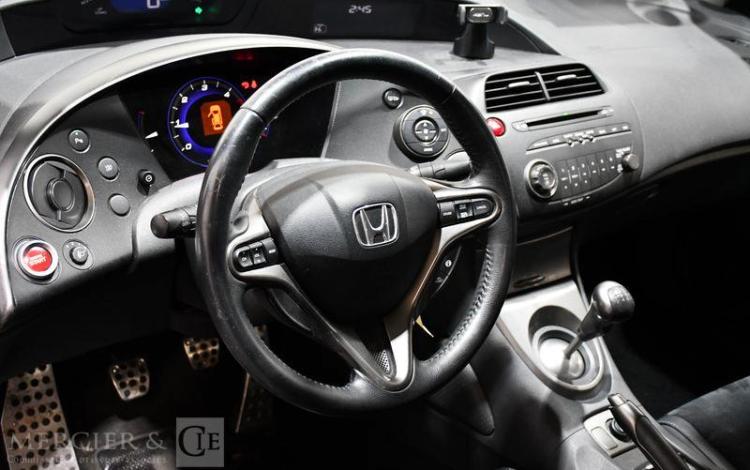 HONDA CIVIC ROUGE CC-740-NF