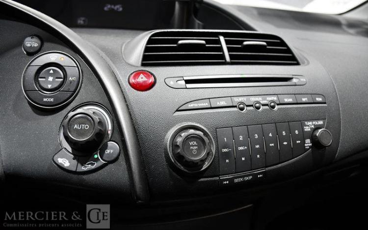 HONDA CIVIC ROUGE CC-740-NF