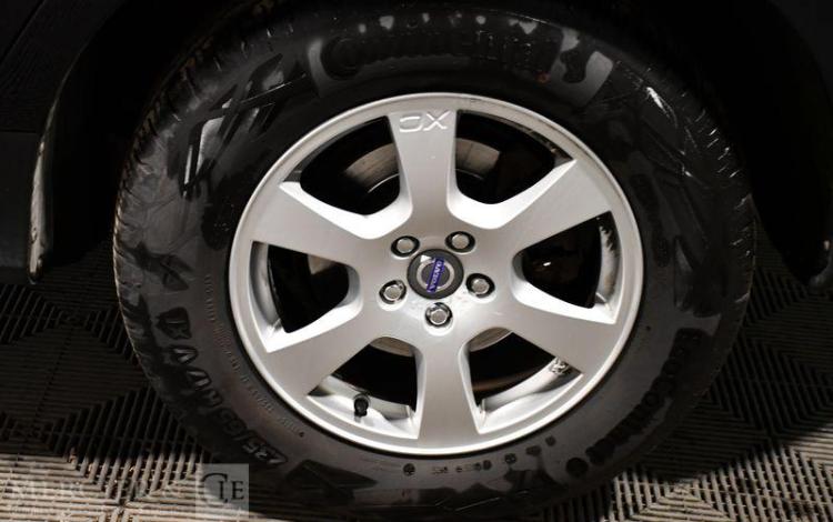 VOLVO XC60 2,0 D3 165 DRIVE MOMENTUM NOIR CF-335-BB