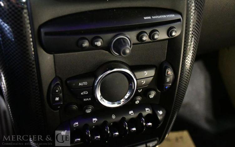 MINI COUNTRYMAN 2.0 SD 145 COOPER ALL4 NOIR CH-346-KT