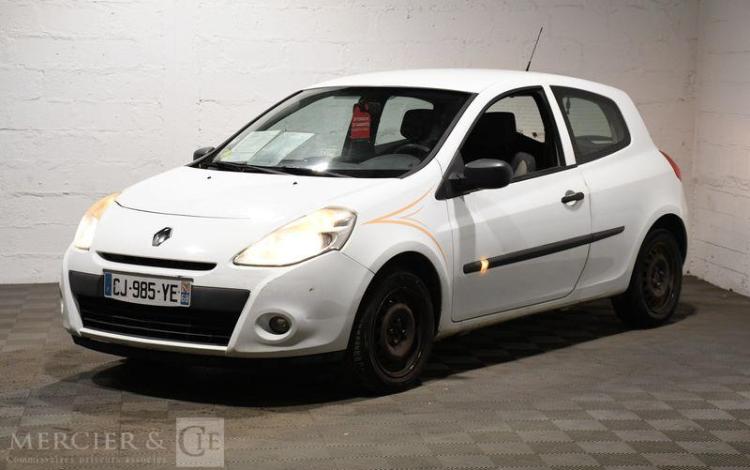 RENAULT CLIO III SOCIETE 1.5 DCI 75 AIR BLANC CJ-985-YE