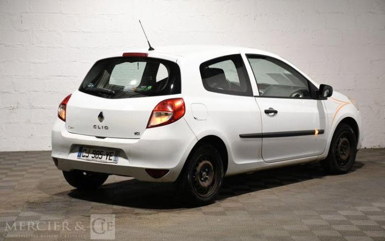RENAULT CLIO III SOCIETE 1.5 DCI 75 AIR BLANC CJ-985-YE