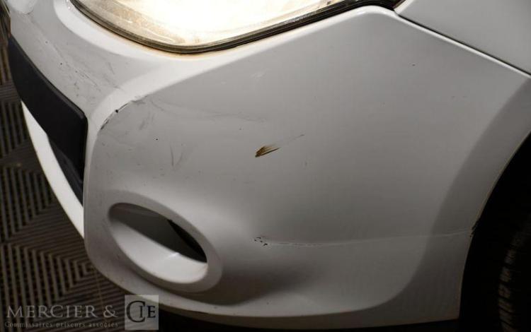 RENAULT CLIO III SOCIETE 1.5 DCI 75 AIR BLANC CJ-985-YE