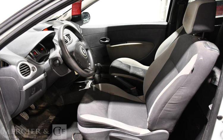 RENAULT CLIO III SOCIETE 1.5 DCI 75 AIR BLANC CJ-985-YE