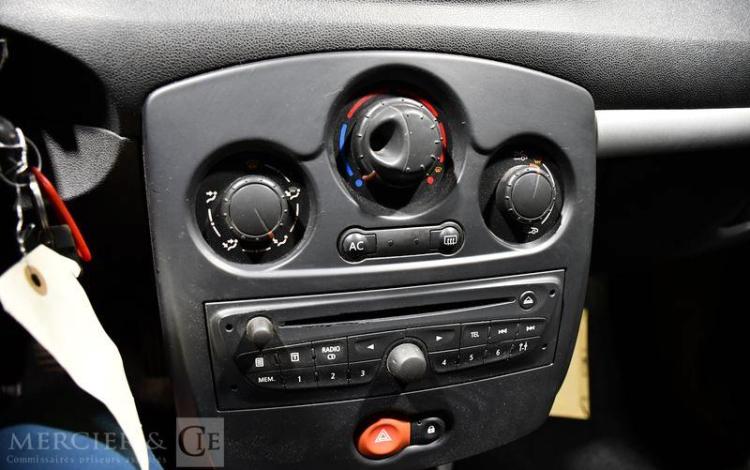 RENAULT CLIO III SOCIETE 1.5 DCI 75 AIR BLANC CJ-985-YE