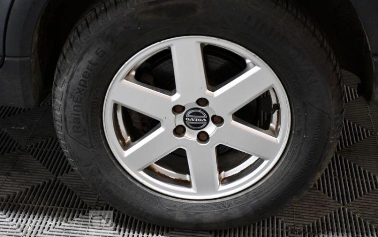 VOLVO XC90 2.4 D5 165 MOMENTUM AWD GEARTRONIC BVA 7 PLACES GRIS CL-057-NM