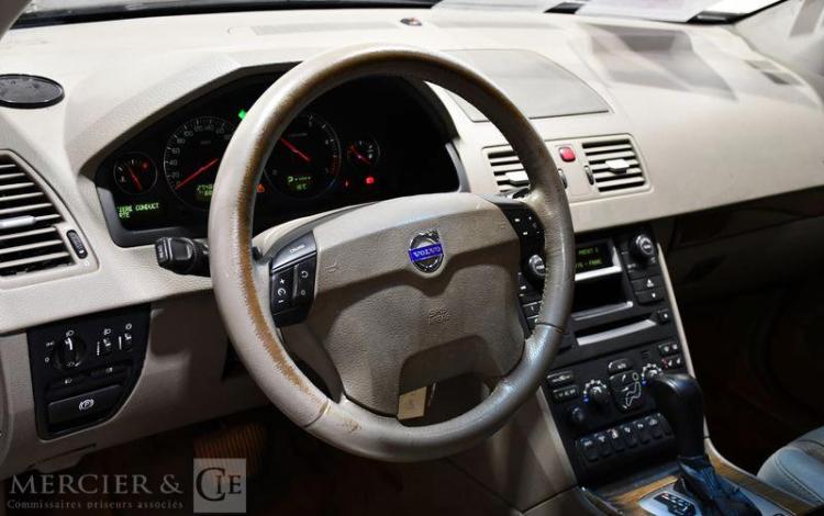 VOLVO XC90 2.4 D5 165 MOMENTUM AWD GEARTRONIC BVA 7 PLACES GRIS CL-057-NM