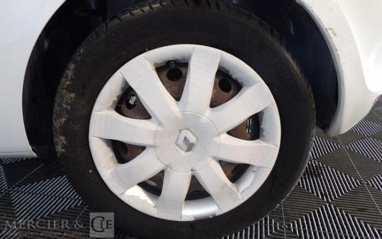 RENAULT CLIO III SOCIETE 1.5 DCI 85 AIR BLANC CL-827-PD