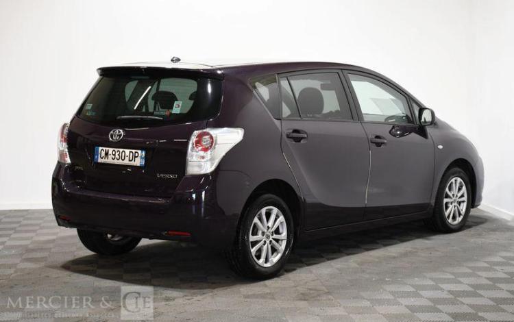 TOYOTA VERSO 2,0 D4D 125 SKYVIEW PRUNE CM-930-DP