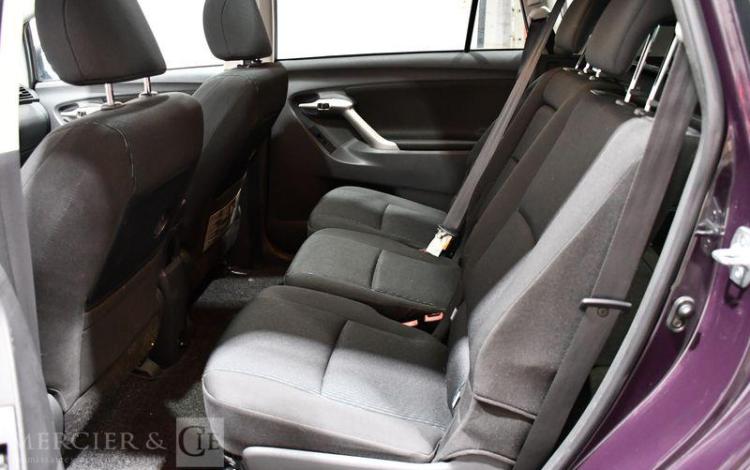 TOYOTA VERSO 2,0 D4D 125 SKYVIEW PRUNE CM-930-DP