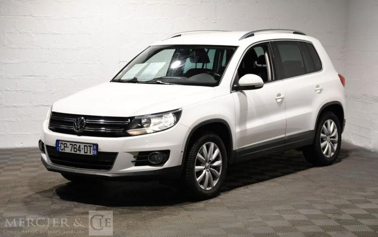 VOLKSWAGEN TIGUAN 2,0 TDI 140 SPORT STYLE 4 MOTION TIPTRONIC BVA BLANC CP-764-DT