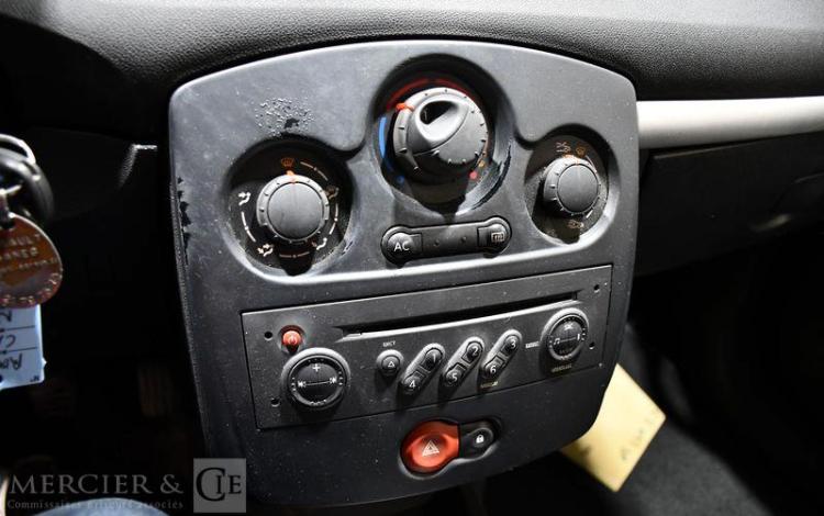 RENAULT CLIO 1,5 DCI 70 CONFORT DYNAMIQUE NOIR CS-047-DF