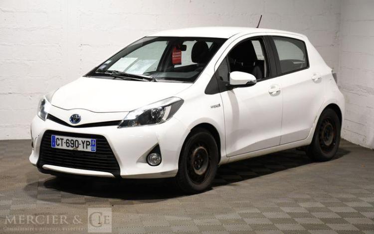 TOYOTA YARIS BLANC CT-690-YP