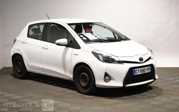 TOYOTA YARIS BLANC CT-690-YP