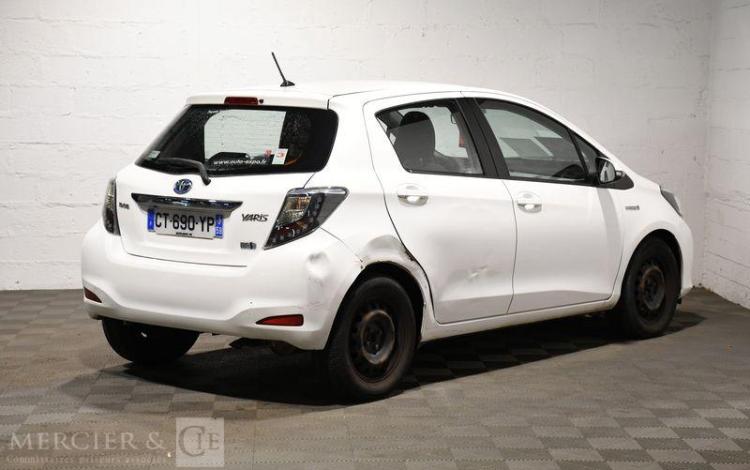 TOYOTA YARIS BLANC CT-690-YP