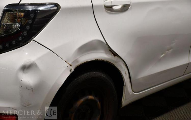 TOYOTA YARIS BLANC CT-690-YP