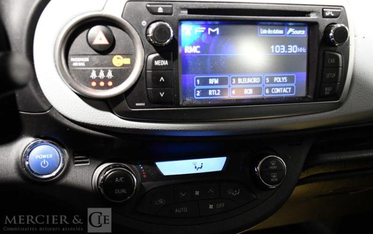 TOYOTA YARIS BLANC CT-690-YP