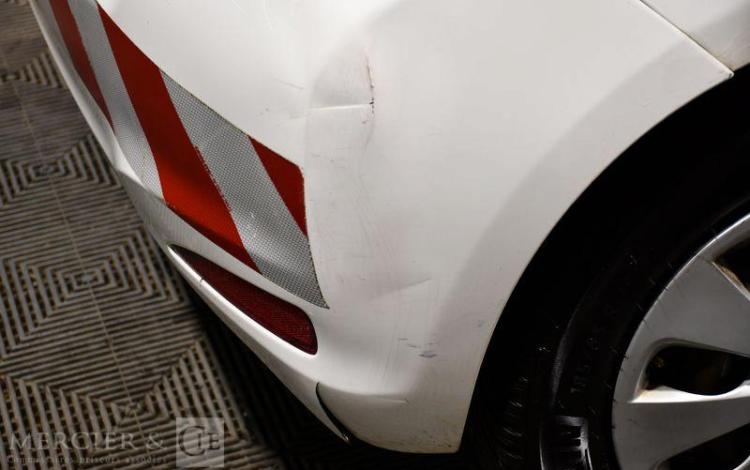 TOYOTA YARIS 1.5 VVTI 100H 75 HYBRID BUSINESS BVA BLANC CT-821-YW