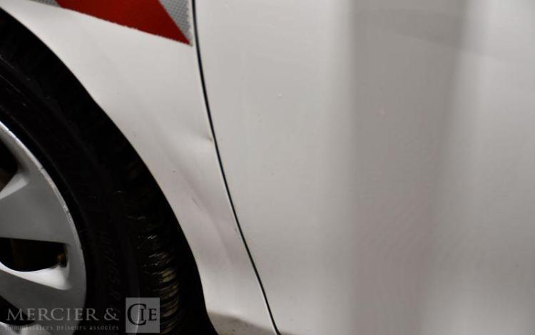 TOYOTA YARIS 1.5 VVTI 100H 75 HYBRID BUSINESS BVA BLANC CT-821-YW