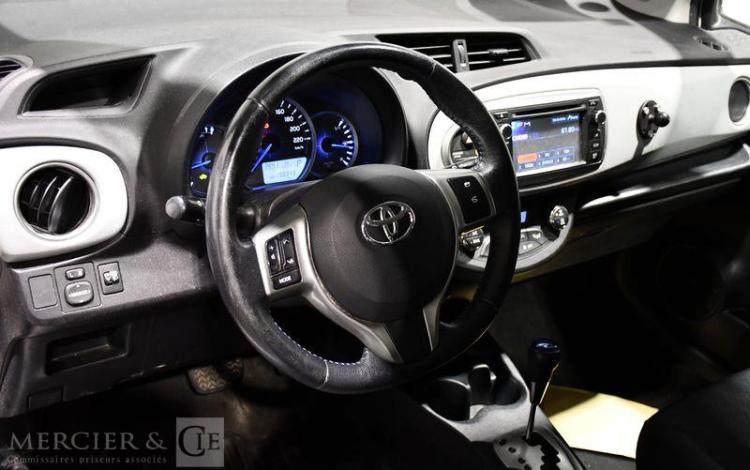 TOYOTA YARIS 1.5 VVTI 100H 75 HYBRID BUSINESS BVA BLANC CT-821-YW