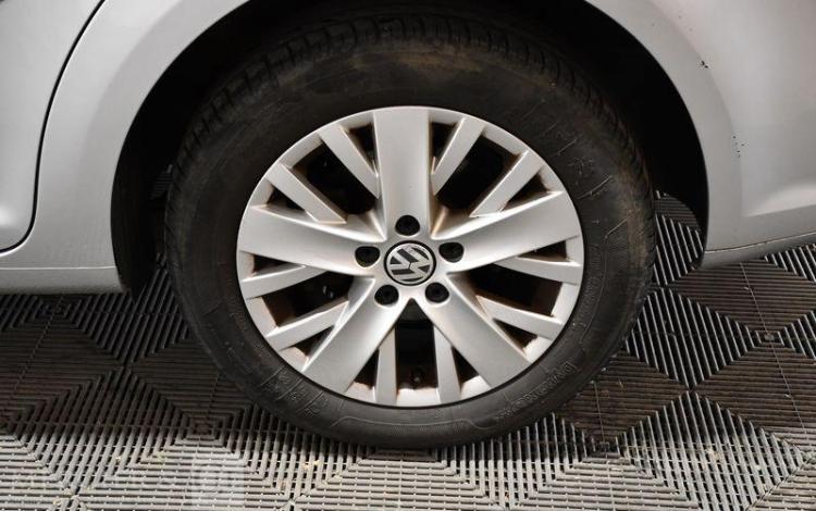 VOLKSWAGEN TOURAN 1,6 TDI 105 LIFE GRIS CW-303-XK