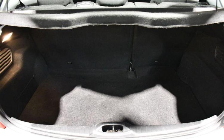 PEUGEOT 208 1,4 HDI 70 BUSINESS 5 PTS GRIS CW-942-FP