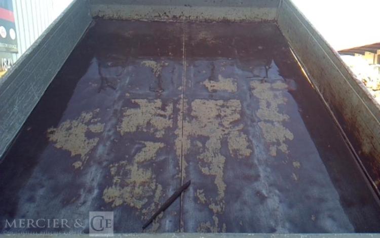 IVECO 35C13 2.3 D 125 BENNE SIMPLE CABINE COFFRE ROUGE CZ-373-FB