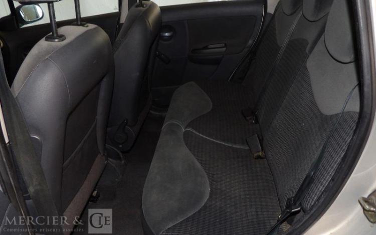 CITROEN C3 GENERATION-I 1.4 75CH EXCLUSIVE GRIS DA-044-JZ