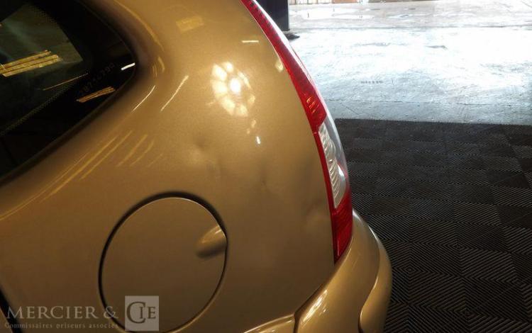 CITROEN C3 GENERATION-I 1.4 75CH EXCLUSIVE GRIS DA-044-JZ