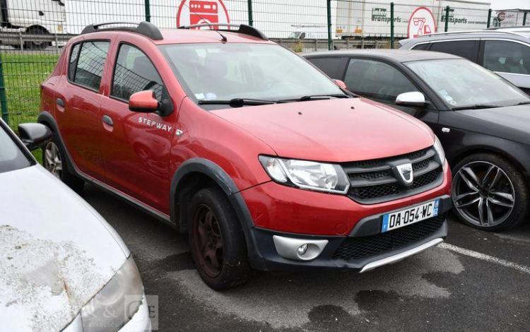 DACIA SANDERO 0.9 TCE 90ch ROUGE DA-054-WC
