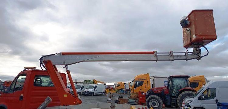 MULTITEL NACELLE 16M SUR VL LEGER  DA-996-BK