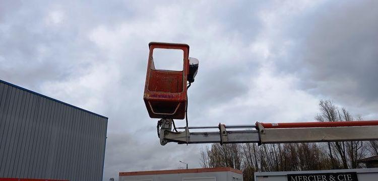 IVECO NACELLE 16M SUR VL LEGER  DC-140-XR