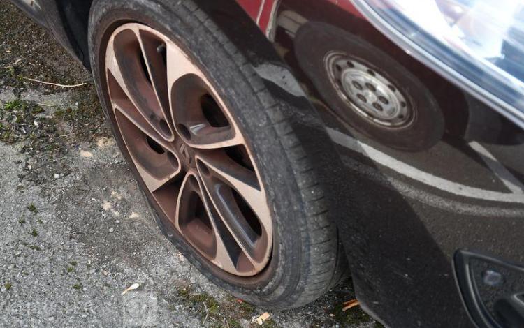 RENAULT MEGANE 1.2 TCE 130CH ENERGY BOSE EDC BVA PRUNE DH-047-AJ