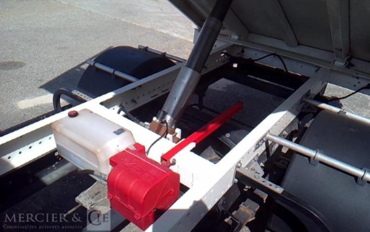 IVECO 35-130 BENNE SIMPLE CABINE 2.3 16V 126CV BLANC DK-907-SF