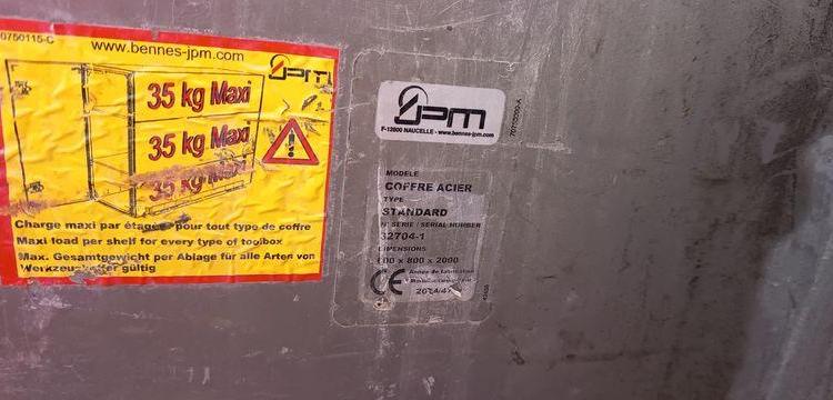 IVECO DAILY 35C13 BENNE AVEC COFFER ACIER DIESEL – 142771 KMS – ANNEE 2014
 ROUGE DM-283-TL