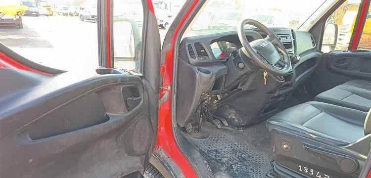 IVECO DAILY 35C13 BENNE AVEC COFFER ACIER DIESEL – 142771 KMS – ANNEE 2014
 ROUGE DM-283-TL