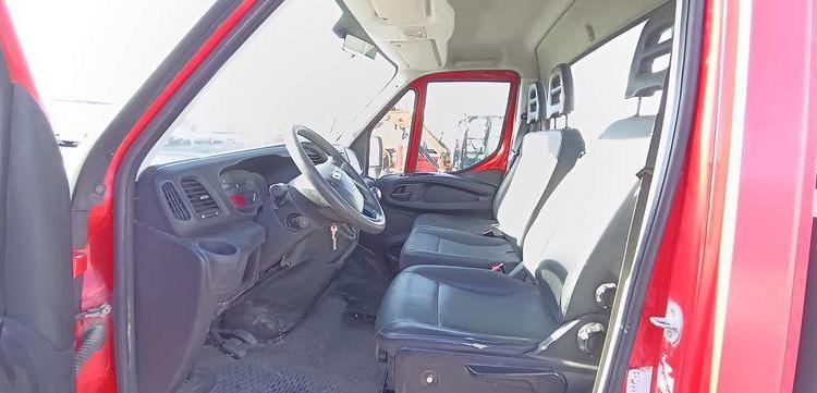 IVECO DAILY 35C13 BENNE AVEC COFFER ACIER DIESEL – 142771 KMS – ANNEE 2014
 ROUGE DM-283-TL