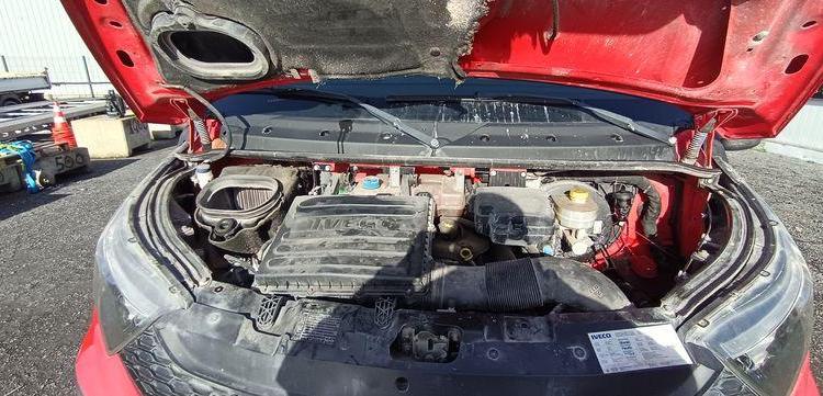 IVECO DAILY 35C13 BENNE AVEC COFFER ACIER DIESEL – 142771 KMS – ANNEE 2014
 ROUGE DM-283-TL