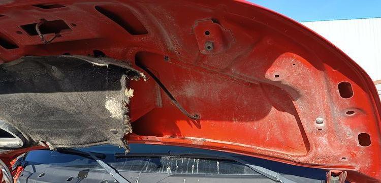 IVECO DAILY 35C13 BENNE AVEC COFFER ACIER DIESEL – 142771 KMS – ANNEE 2014
 ROUGE DM-283-TL