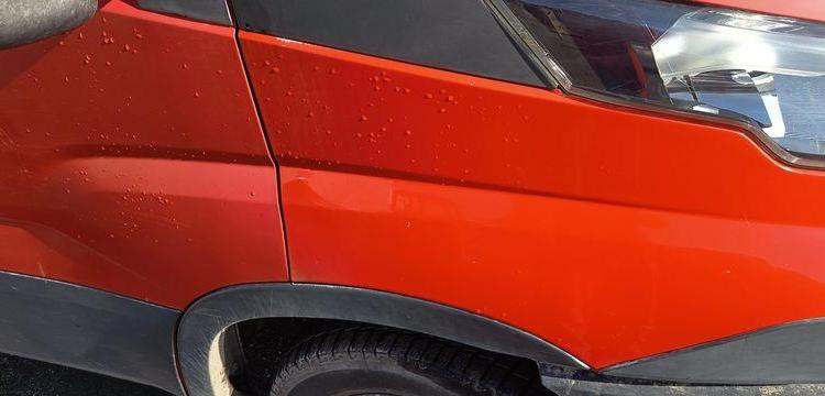 IVECO DAILY 35C13 BENNE AVEC COFFER ACIER DIESEL – 142771 KMS – ANNEE 2014
 ROUGE DM-283-TL